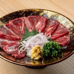 正宗熊本马肉刺身。