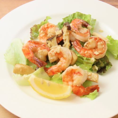 【ミニサラダorスイーツ+ドリンクセット】ヘルシーに食べたい時も、しっかり食べたい時もオススメ★