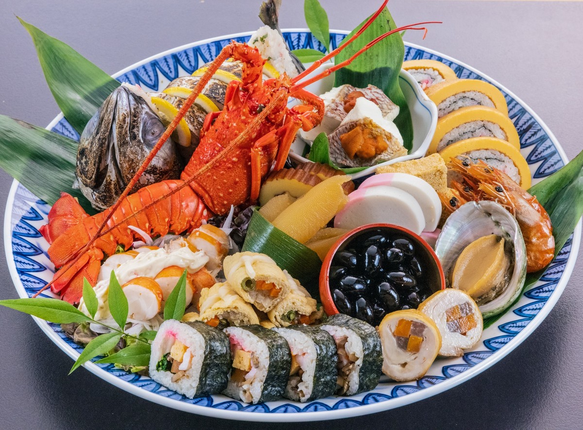 Kumi plate bowl sushi
