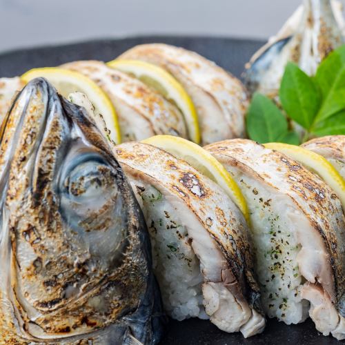 Grilled mackerel sushi 1760 yen / Grilled mackerel stick sushi 970 yen