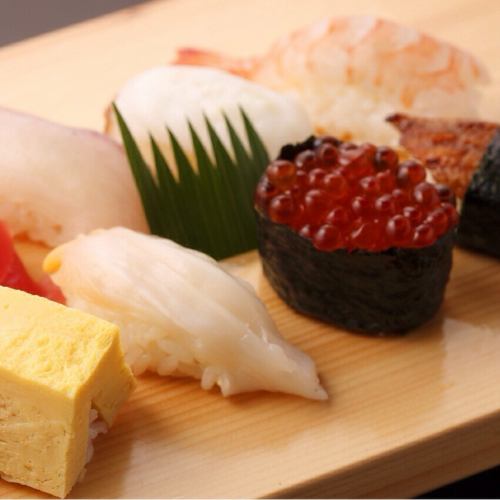 Nigiri 8 pieces assortment 1080 yen / Nigiri 6 pieces assortment 980 yen