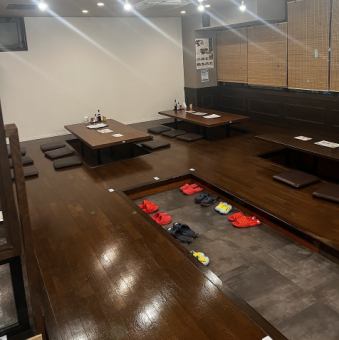 The horigotatsu tatami room can be reserved for up to 40 to 50 people.We also have a projector so you can watch baseball and soccer games.