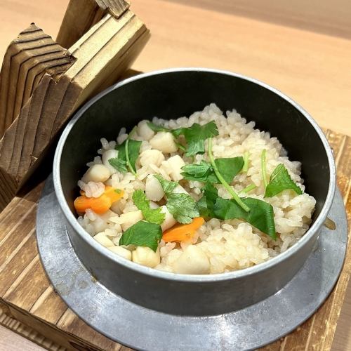 돛立小柱의 가마솥