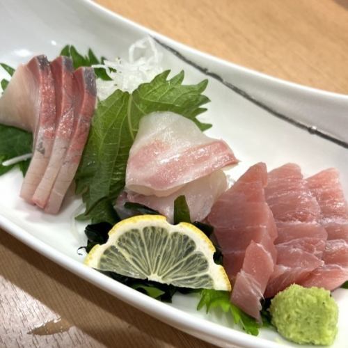 本日の刺身三種盛り合わせ 3貫