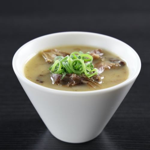 ”名物すじ煮”や”サムギョプサル”など、鮮度抜群の食材を使用した一品料理をご用意しております☆