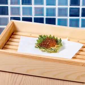 Large leaf tempura × salmon roe