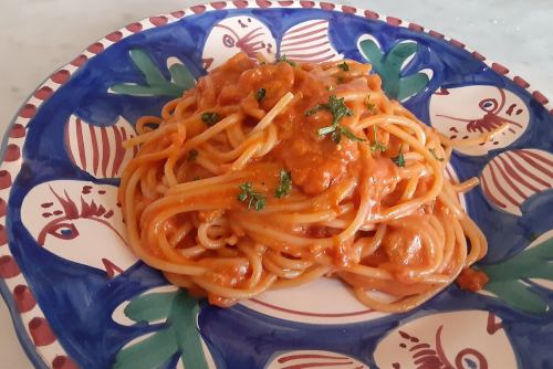 【スパゲッティ】生ウニのトマトクリームソース