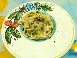 冷製パスタ［ヴィーゴリ］芽キャベツとアンチョビフィレの酸味を利かせた冷製バーニャカウダソース　