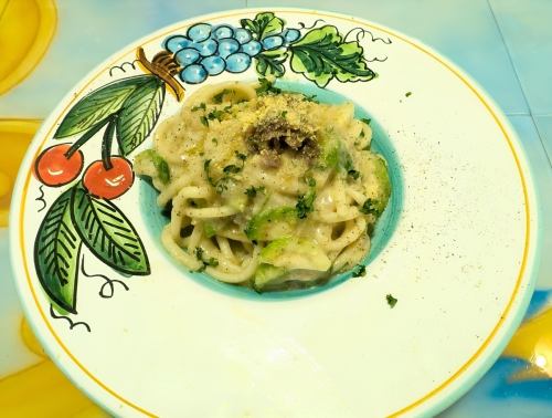 冷製パスタ［ヴィーゴリ］芽キャベツとアンチョビフィレの酸味を利かせた冷製バーニャカウダソース　