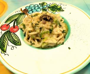 [Vigoli] Vatican anchovy and plenty of onion sauce