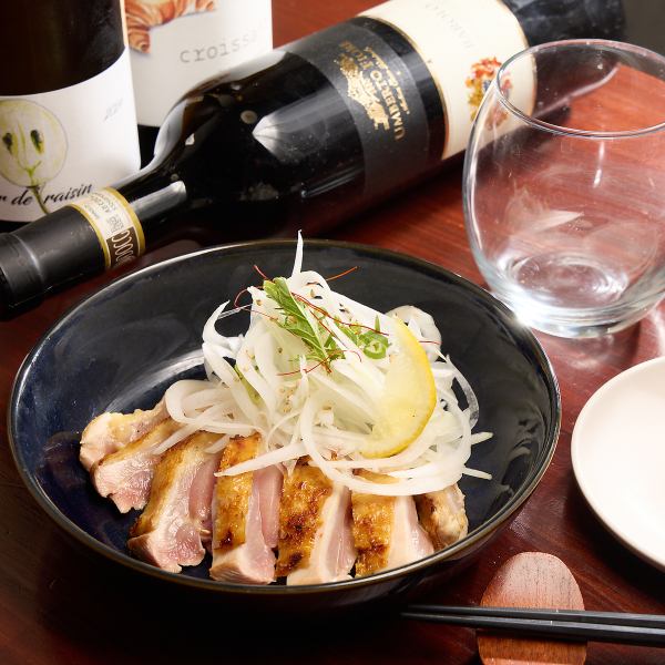 【新鮮さにこだわる当店だからこそ！】鮮度抜群の地鶏を使用『地鶏のももたたき』⇒☆1,650円（税込）☆