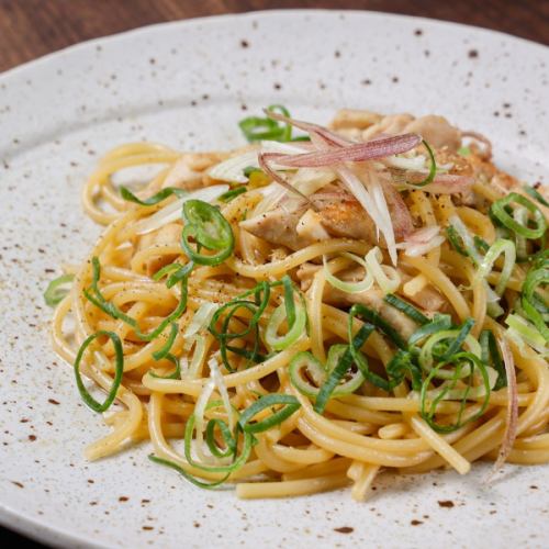 ワックワーク
【Noodle】

しらすとキャベツのアーリオオーリオ

チーズたっぷりカルボナーラ

ゴロゴロ挽き肉のトマトソースパスタ

鶏肉とネギの山椒パスタ

たらこクリームパスタ

RIBS&KITCHEN wackwork
愛知県刈谷市桜町2-57-1　CLAP HILLS 2F
0566-95-5990
営業時間／18:00〜27:00（日曜日以外）
　　　　　15:00〜24:00（日曜日）
定休日／水曜日・その他

#VANS