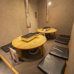 半個室仕様のお席となっております！