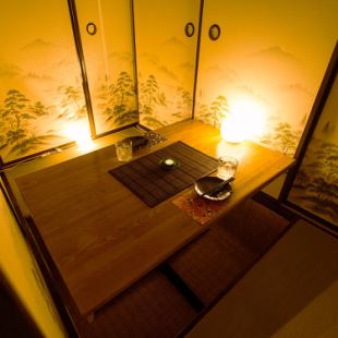 ◆ Private room for dates ◆ Couple seat for 2 people Please spend your time in a completely private room created by calm lighting.