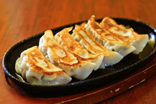 Teppan-yaki dumplings