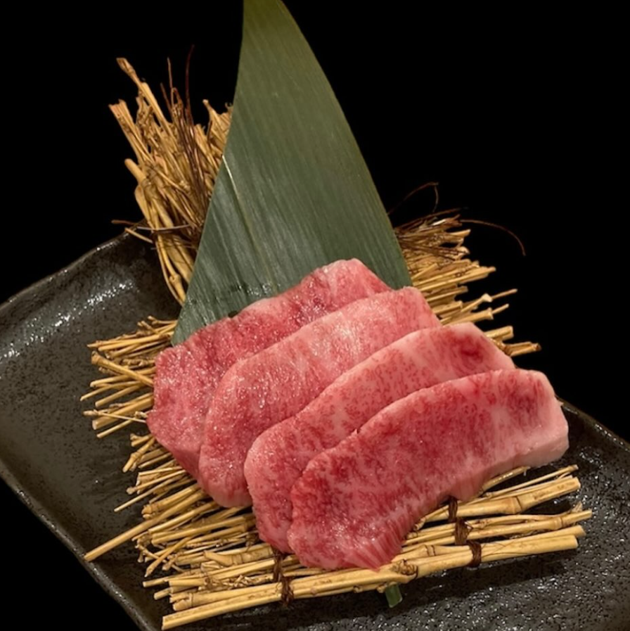 落ち着いた雰囲気の店内でごゆっくり料理をお楽しみください。