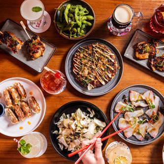 ご家族のお集まりや歓迎会、グループ宴会に最適。美味しい料理とお酒で楽しいひとときを。 