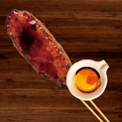 Chicken meatball skewer with egg (1 skewer)