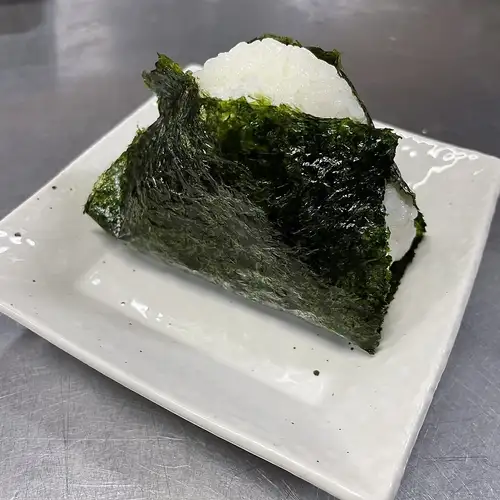 おにぎり１個（鮭・梅）