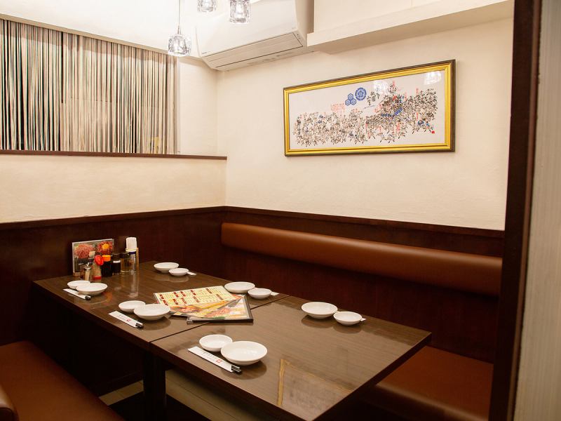 Private room where you can enjoy your meal in a private space (4 to 6 people) It is a very popular restaurant even at lunch time! Please use it when you drink from noon!