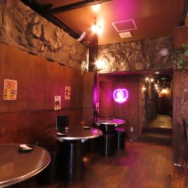 When you think of a Korean izakaya, you think of round silver tables♪The atmosphere of the restaurant goes perfectly with it★The interior is designed with the concept of a cave, so you can forget about the time and spend a leisurely time♪