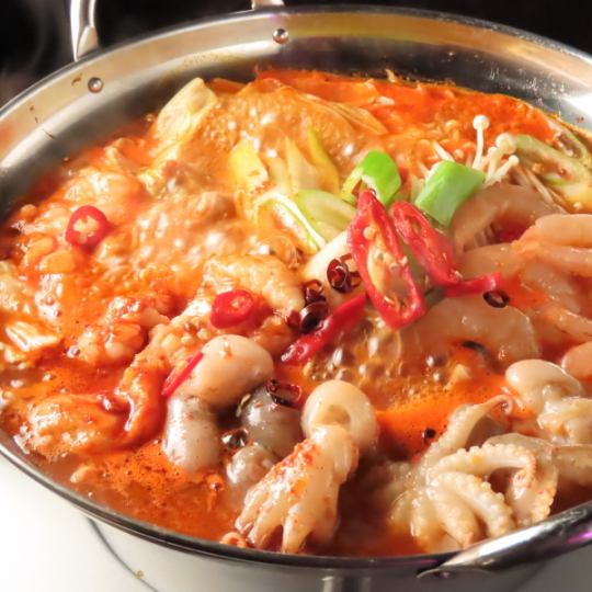 最受歡迎的菜色:Nakobousse/Chokmi,共10道菜,5,500日圓