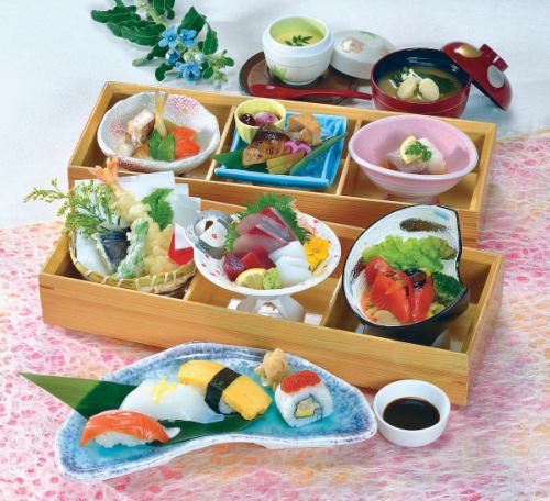 Colorful sushi lunch box set