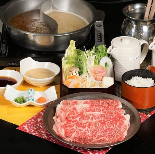 Shabu-shabu using carefully selected Japanese black beef is also very popular!