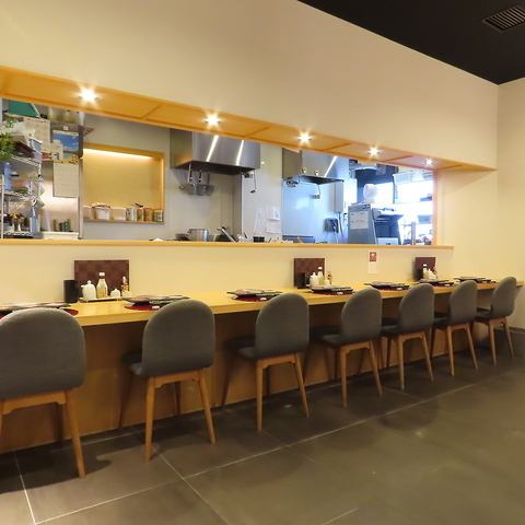 We also have counter seats available, so we can accommodate small groups.