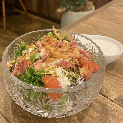 彩り野菜のシーザーサラダ