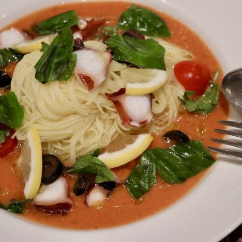 時期や季節に応じた食材でメニューを考案!