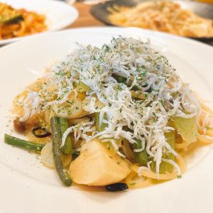 しらすと山菜の和風ペペロンチーノ（4月限定）