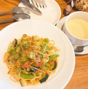 夏野菜とフレッシュトマトのオイルパスタ(6月限定)