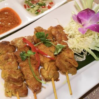 ガイサテ 鳥のサテ ピーナッツソース/ガイヌン 蒸し鶏・カオマンガイソース