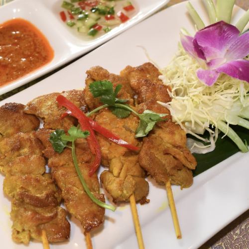 ガイサテ 鳥のサテ ピーナッツソース/ガイヌン 蒸し鶏・カオマンガイソース