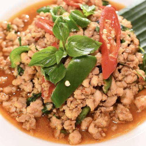 パッドガパオ(ガイ・ムー) 鶏か豚のホーリーバジル炒め(鶏・豚)