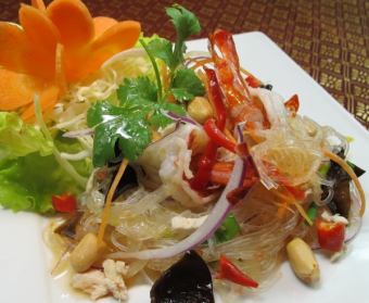 ソムタムタイ 青パパイヤのサラダ