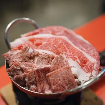 【호쾌하게 고기를 먹는다】 일본소 로스나 갈비의 고기 냄비가 메인<150분 음료 무제한>고기 냄비·소나무 코스 7000엔