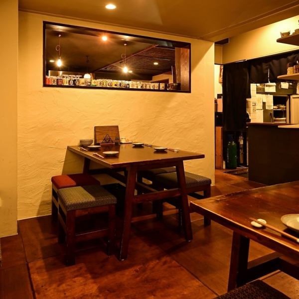 テーブル3席(2名、4名、6名様席)