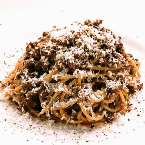 Made with Kuroge Wagyu beef! Special Bolognese 1,480 JPY (incl. tax)