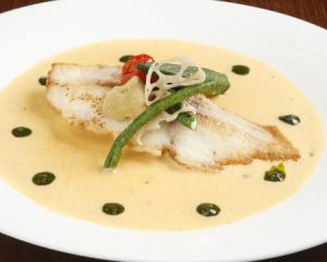 おまかせ鮮魚のムニエル　本日ソース