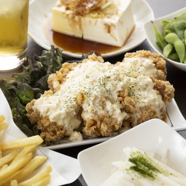 外はカリッと、中はジューシーな絶品！タルタルソースがおいしさを引き立てます！『チキン南蛮』