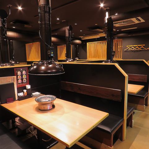 最大52名様までご利用可能で各種会社宴会にも最適◎団体様でのご利用も大歓迎です！仕切りを外してお席をつなげるなどご希望を承ります。お気軽にご相談ください♪