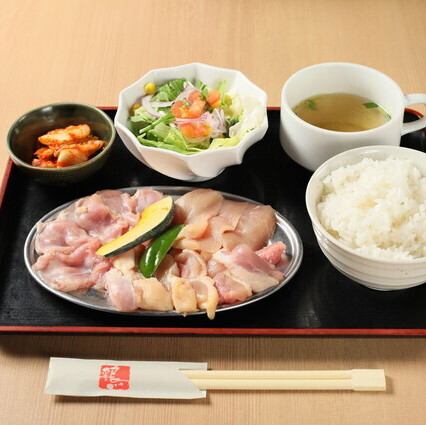 清流美鶏　鶏焼肉定食(3種)