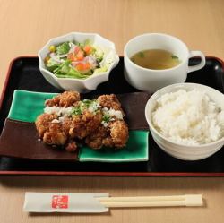 鶏屋の　油淋鶏（ユーリンチー）定食