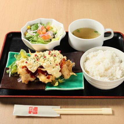 鶏屋の　チキン南蛮定食