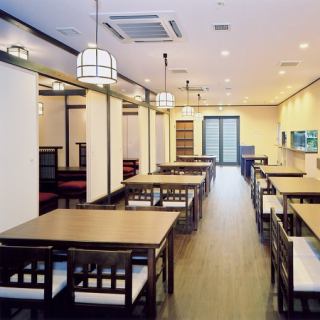本館テーブル席