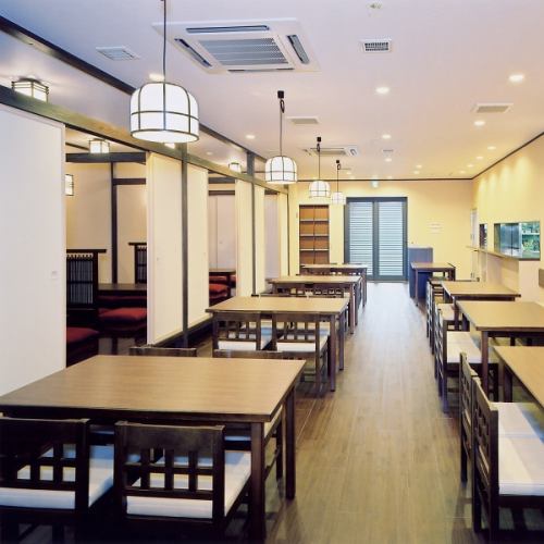 本館テーブル席
