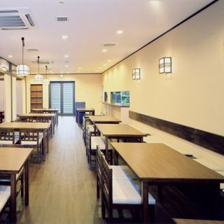 本館テーブル席