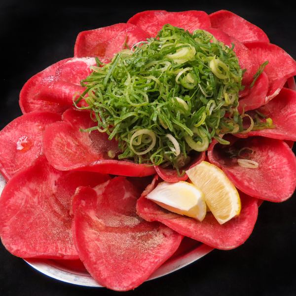 徳島県産のきざみネギをふんだんに使った一品！ごま油と塩コショウの味付けは相性ぴったり！